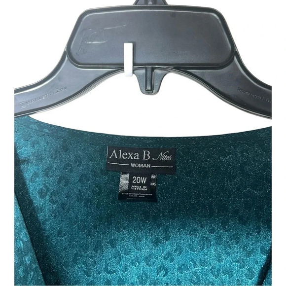 1812. ALEX‎ B NITES LONG SLEEVE MAXI DRESS LEOPARD PRINT IN EMERALD GREEN COLOR - Picture 5 of 8